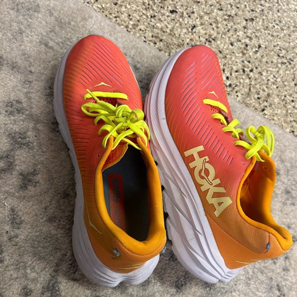 HOKA WOMEN'S Rincon 3 - size W 8.5